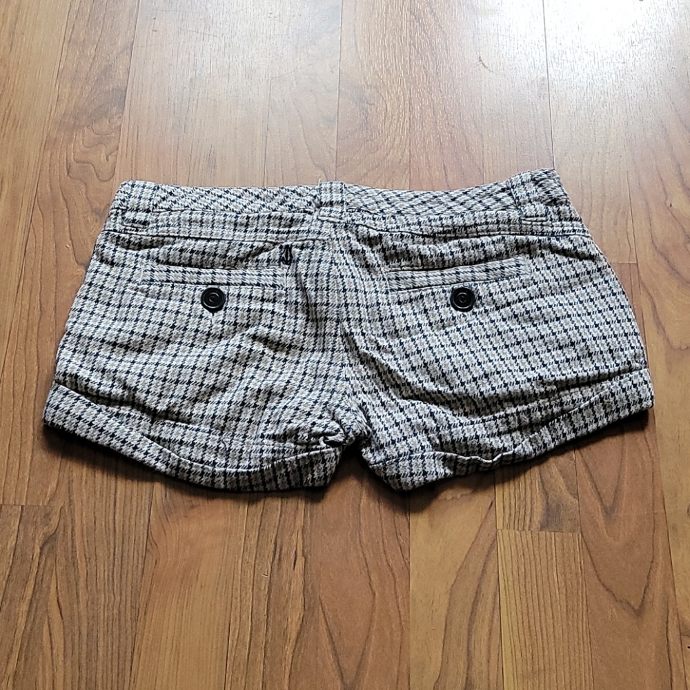 Volcom shorts